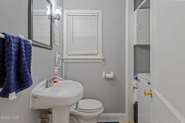 11 Lilac Lane, Troy, NY 12180