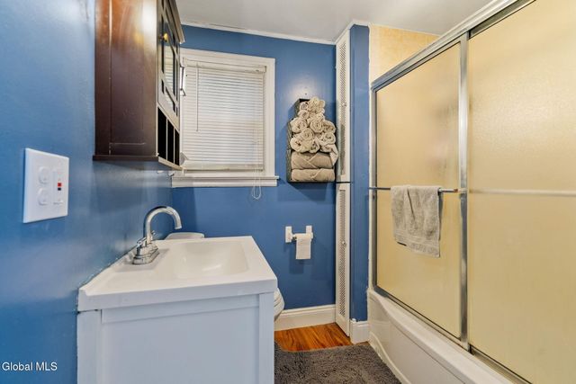 11 Lilac Lane, Troy, NY 12180