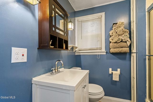 11 Lilac Lane, Troy, NY 12180