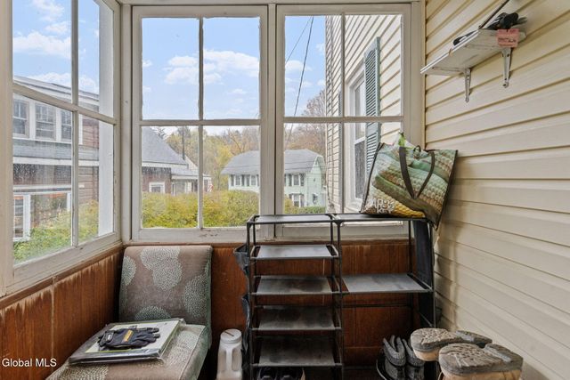 11 Lilac Lane, Troy, NY 12180