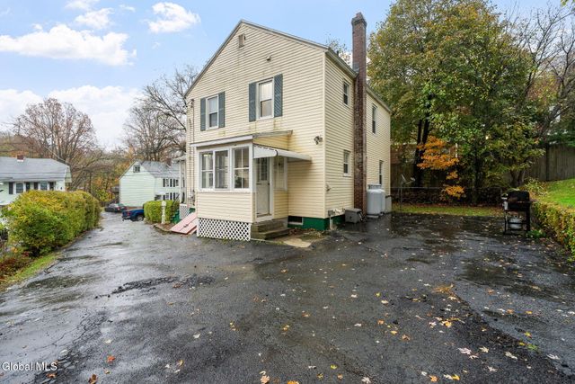 11 Lilac Lane, Troy, NY 12180