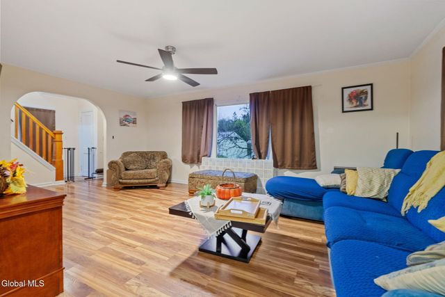 11 Lilac Lane, Troy, NY 12180