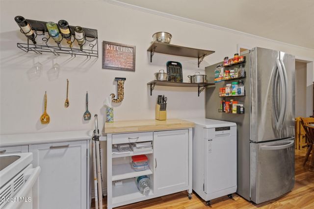 11 Lilac Lane, Troy, NY 12180