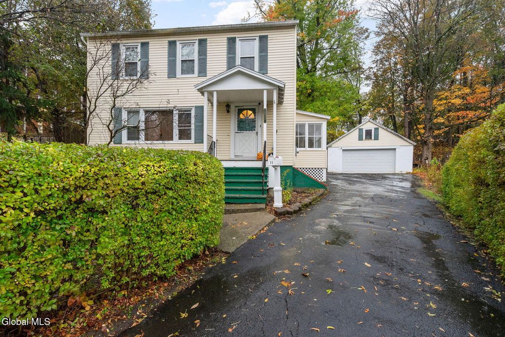 11 Lilac Lane, Troy, NY 12180