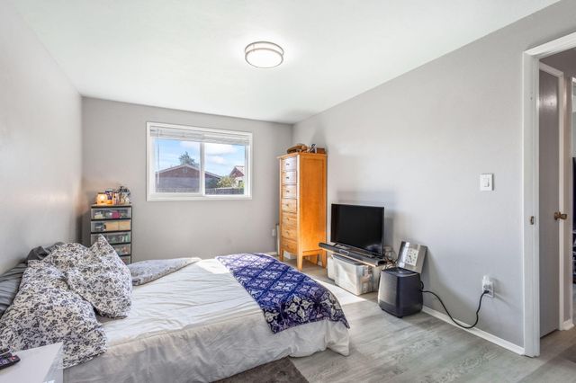 216 NE 9th Street, Madras, OR 97741