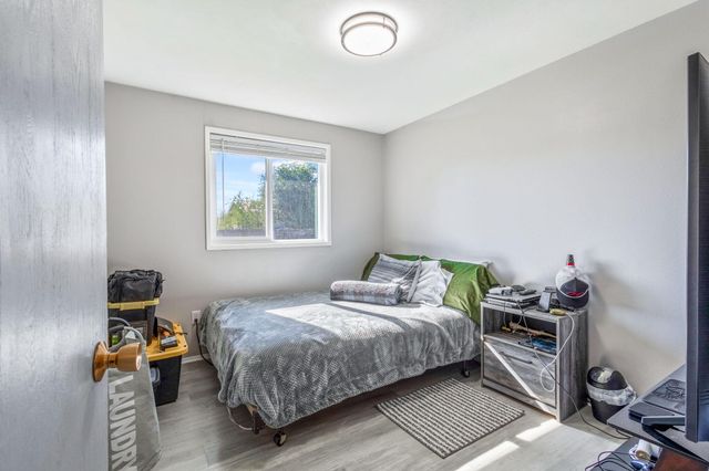 216 NE 9th Street, Madras, OR 97741