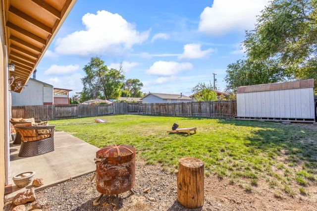 216 NE 9th Street, Madras, OR 97741