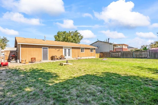 216 NE 9th Street, Madras, OR 97741