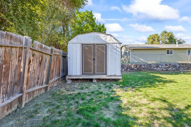 216 NE 9th Street, Madras, OR 97741