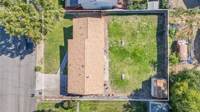 216 NE 9th Street, Madras, OR 97741