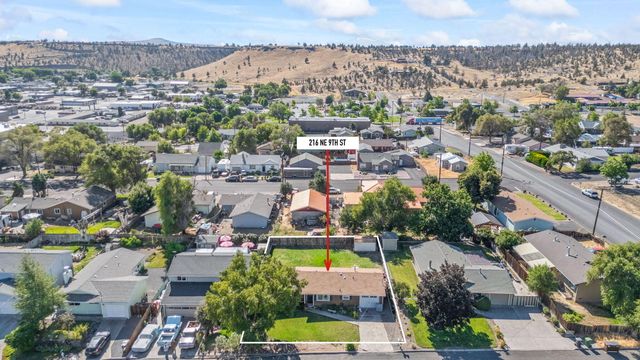 216 NE 9th Street, Madras, OR 97741