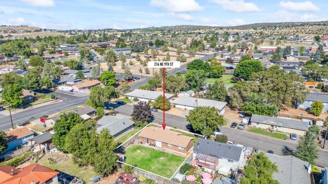 216 NE 9th Street, Madras, OR 97741