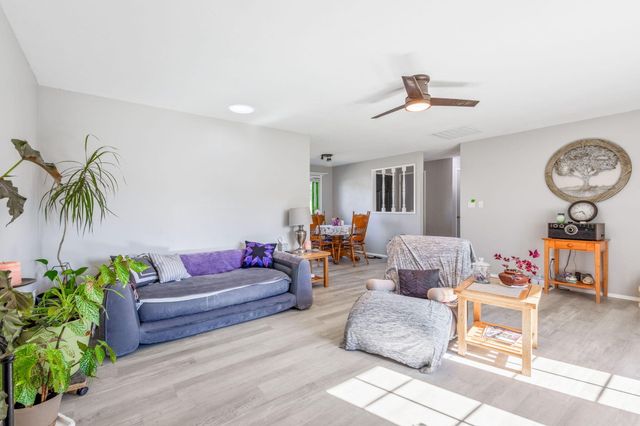 216 NE 9th Street, Madras, OR 97741