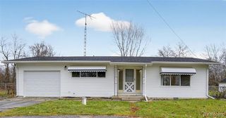 2307 S Term Street, Burton, MI 48519