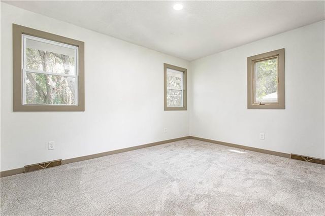 804 NW North Summit Circle, Blue Springs, MO 64015