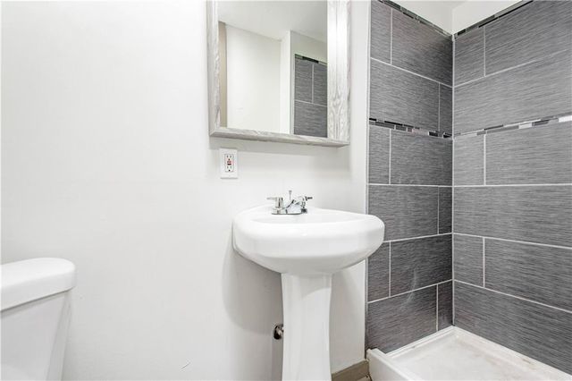 804 NW North Summit Circle, Blue Springs, MO 64015