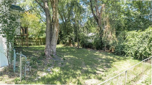 804 NW North Summit Circle, Blue Springs, MO 64015