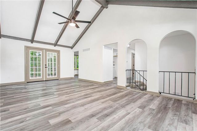 804 NW North Summit Circle, Blue Springs, MO 64015