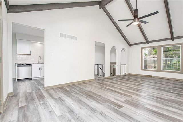 804 NW North Summit Circle, Blue Springs, MO 64015