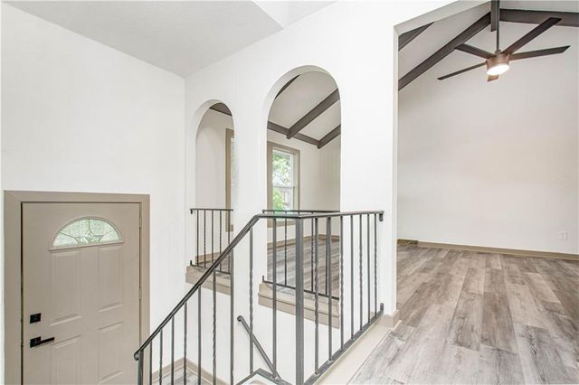 804 NW North Summit Circle, Blue Springs, MO 64015