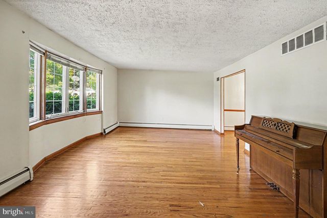 524 HIGHGATE RD, Norristown, PA 19403