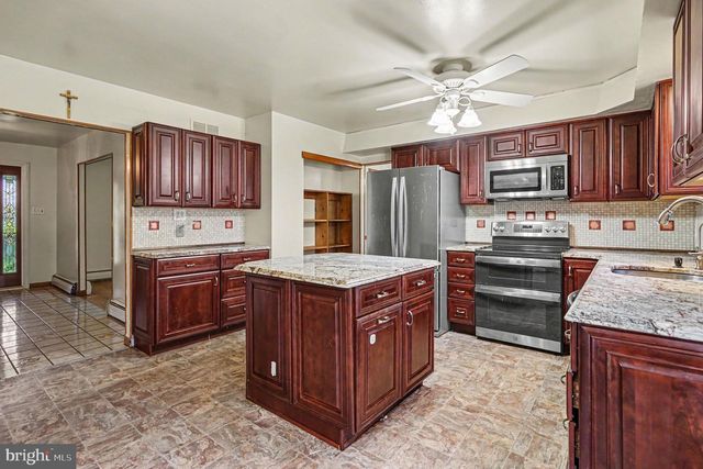 524 HIGHGATE RD, Norristown, PA 19403