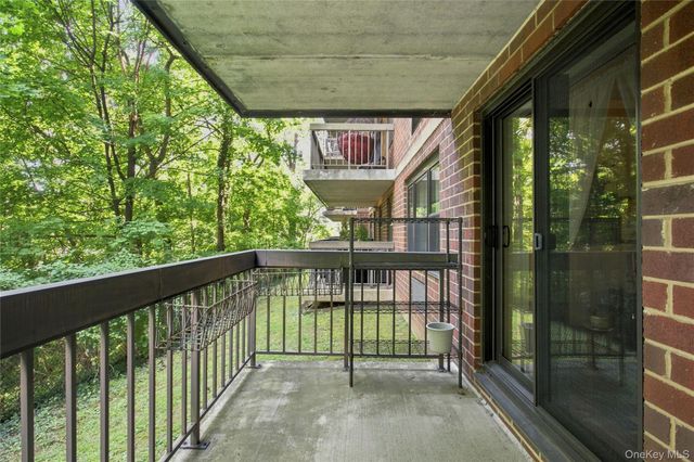 1376 Midland Avenue 105, Bronxville, NY 10708