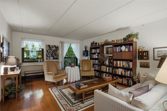 1376 Midland Avenue 105, Bronxville, NY 10708