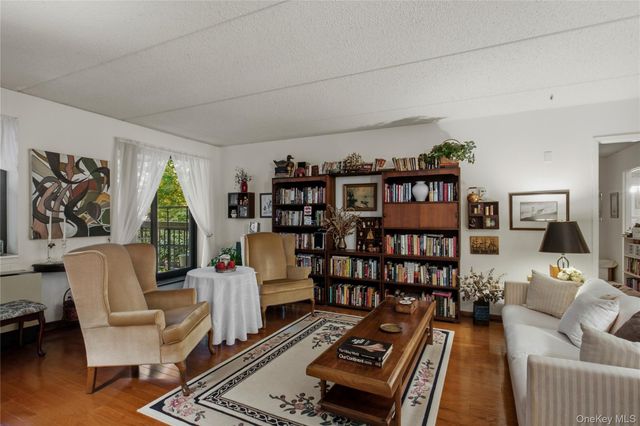 1376 Midland Avenue 105, Bronxville, NY 10708
