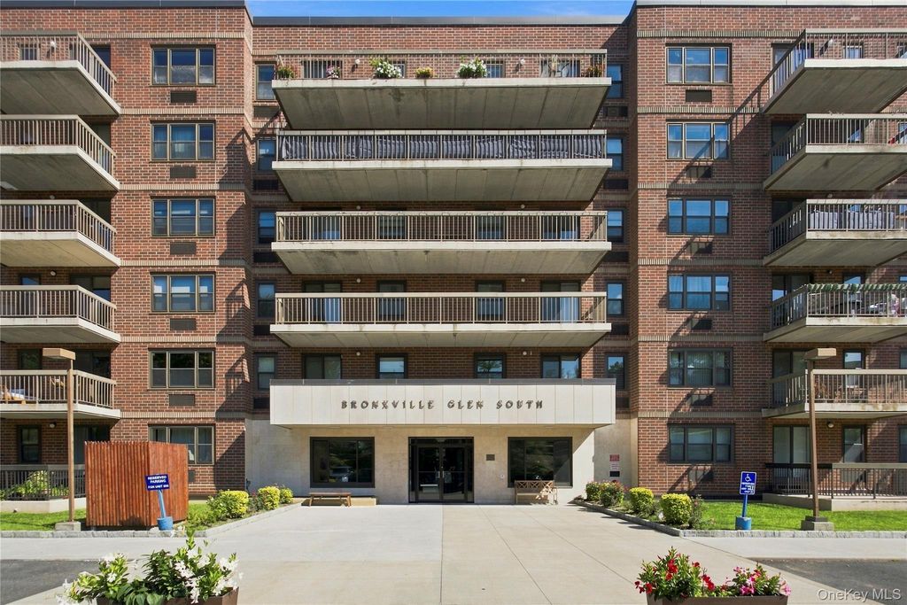 1376 Midland Avenue 105, Bronxville, NY 10708 — exterior