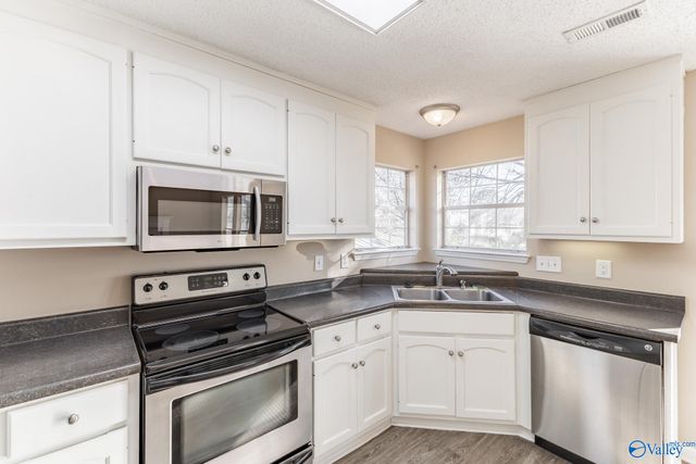 2543 Bonnie Oaks Drive SW, Huntsville, AL 35803