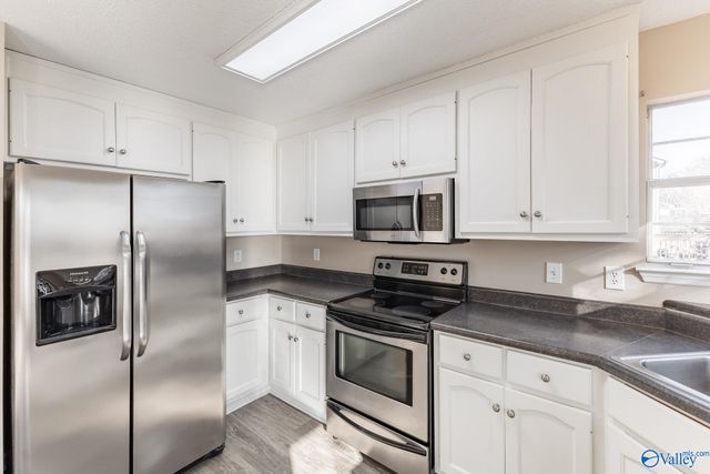 2543 Bonnie Oaks Drive SW, Huntsville, AL 35803