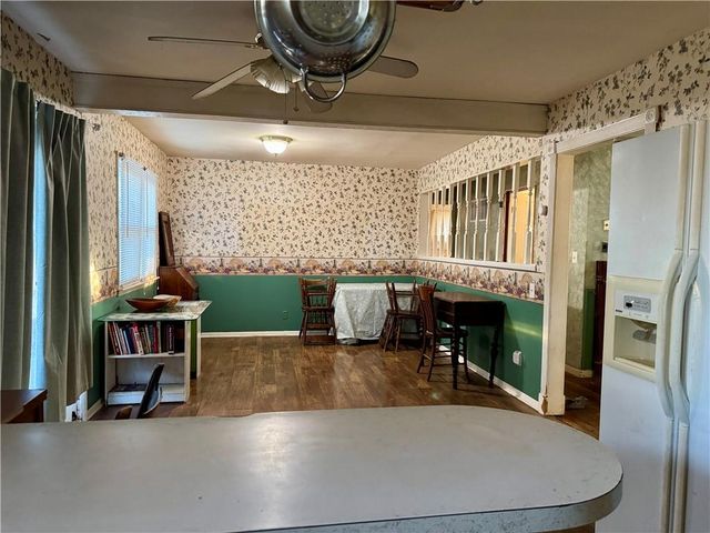 5821 Rosehill Road, Shawnee, KS 66216