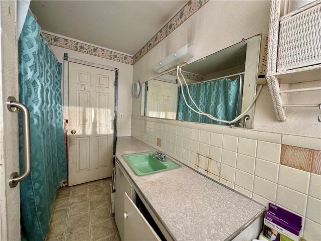 5821 Rosehill Road, Shawnee, KS 66216