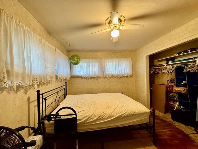 5821 Rosehill Road, Shawnee, KS 66216