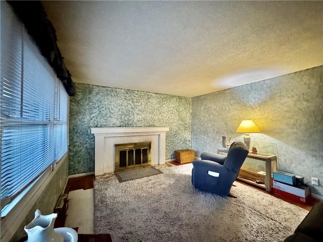 5821 Rosehill Road, Shawnee, KS 66216