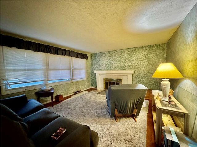 5821 Rosehill Road, Shawnee, KS 66216