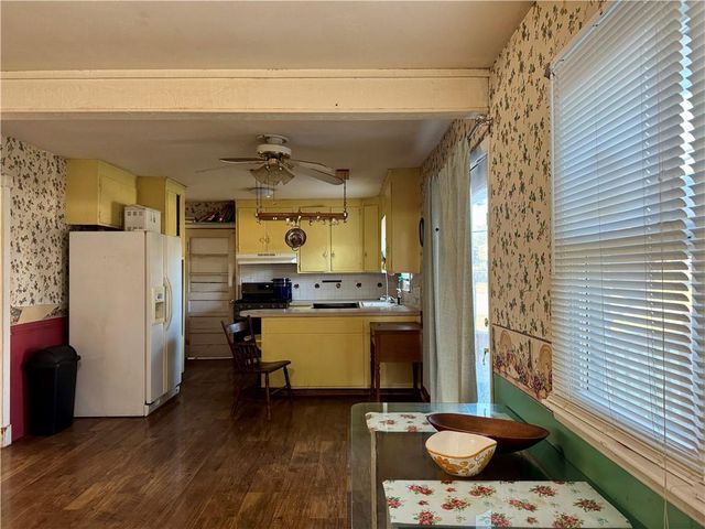 5821 Rosehill Road, Shawnee, KS 66216