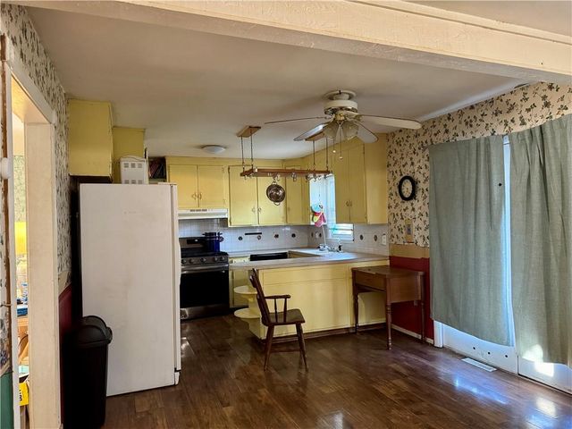 5821 Rosehill Road, Shawnee, KS 66216