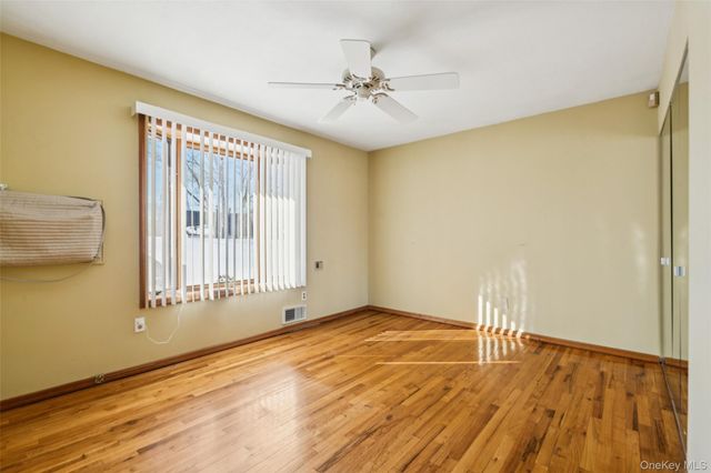 33 Fairlawn Lane, Centereach, NY 11720