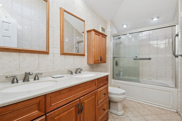 33 Fairlawn Lane, Centereach, NY 11720