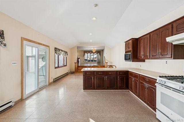 33 Fairlawn Lane, Centereach, NY 11720