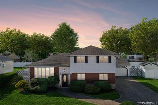 33 Fairlawn Lane, Centereach, NY 11720