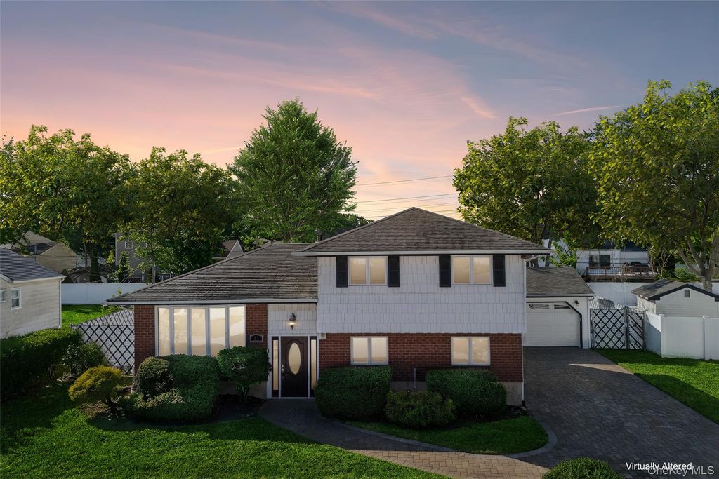 33 Fairlawn Lane, Centereach, NY 11720