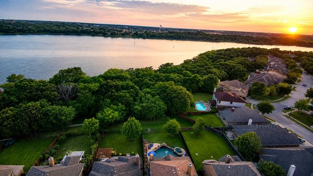 1812 Lake Wood Trail, Little Elm, TX 75068