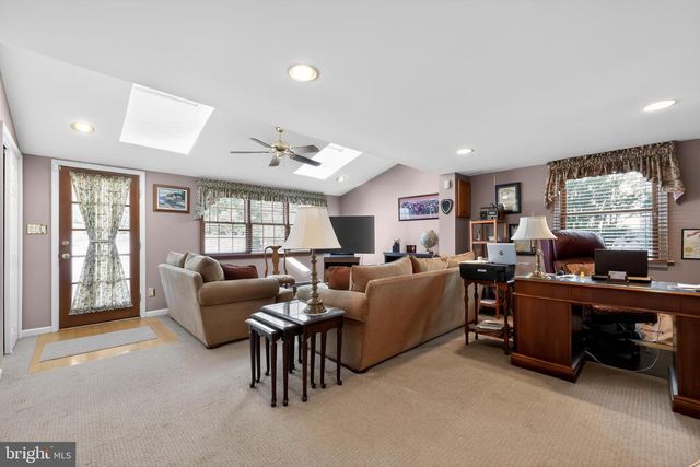 878 MOREFIELD RD, Philadelphia, PA 19115