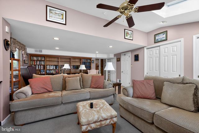 878 MOREFIELD RD, Philadelphia, PA 19115