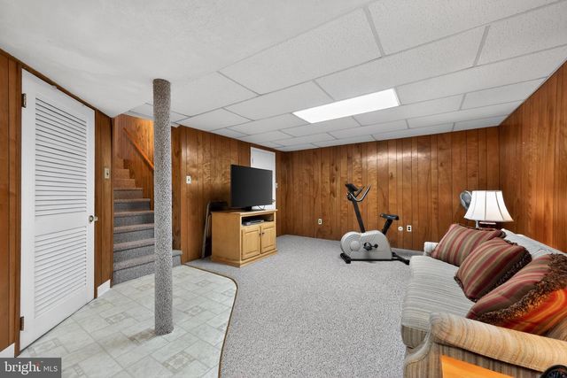 878 MOREFIELD RD, Philadelphia, PA 19115