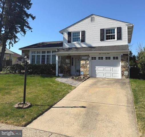 878 MOREFIELD RD, Philadelphia, PA 19115