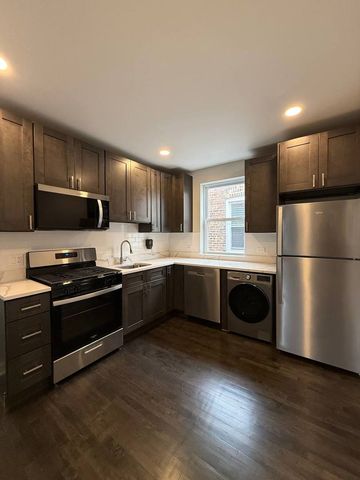 3247 W Thomas Street 1R, Chicago, IL 60651